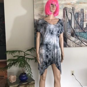 Tryst Black & White tie die mini